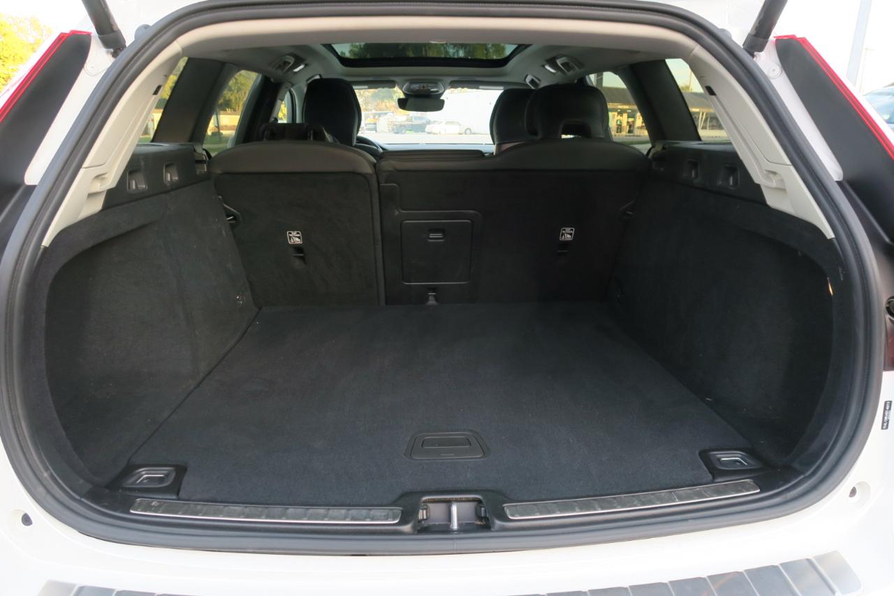 Volvo V60 Cross Country B5 AWD Plus 2025