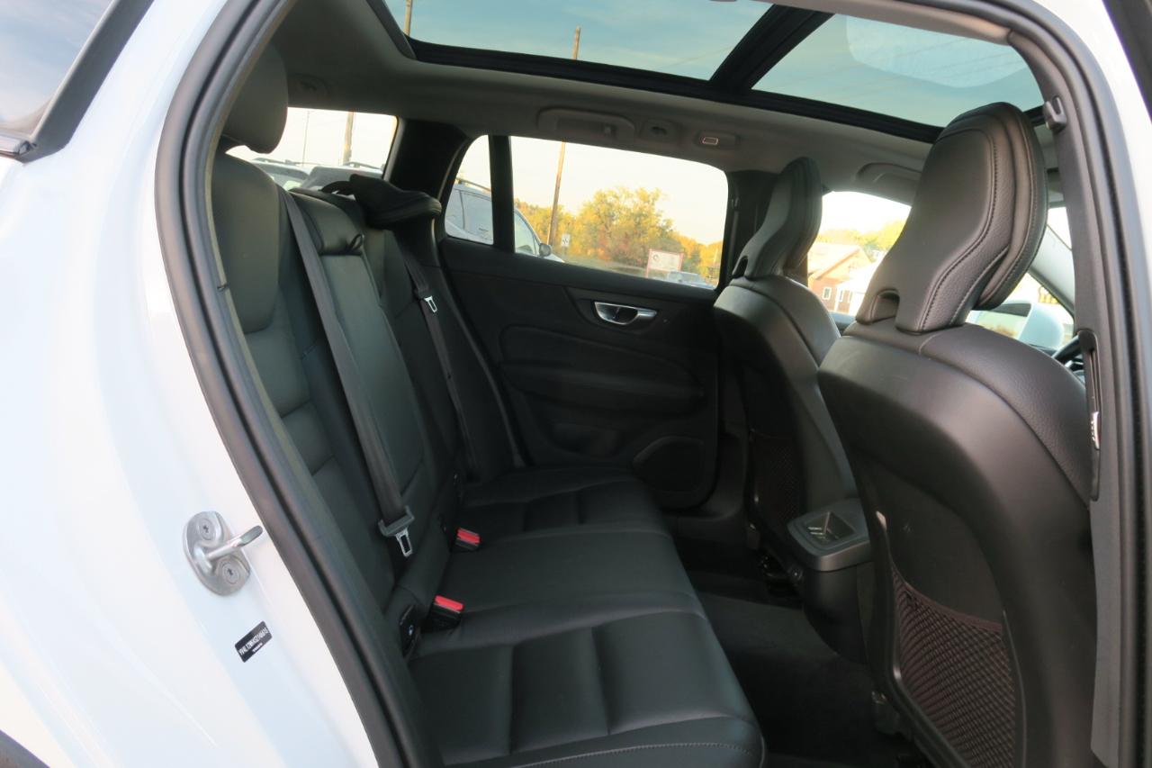 Volvo V60 Cross Country B5 AWD Plus 2025