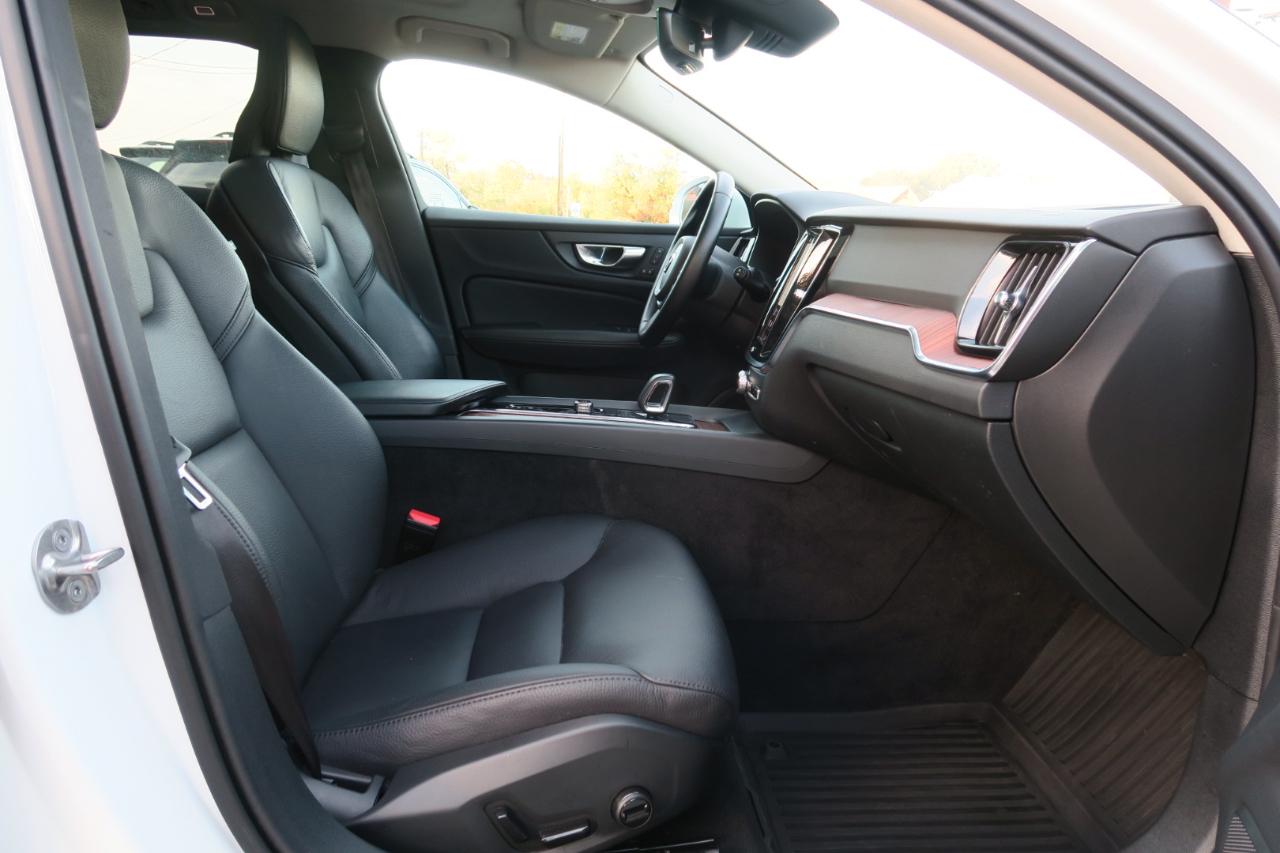 Volvo V60 Cross Country B5 AWD Plus 2025