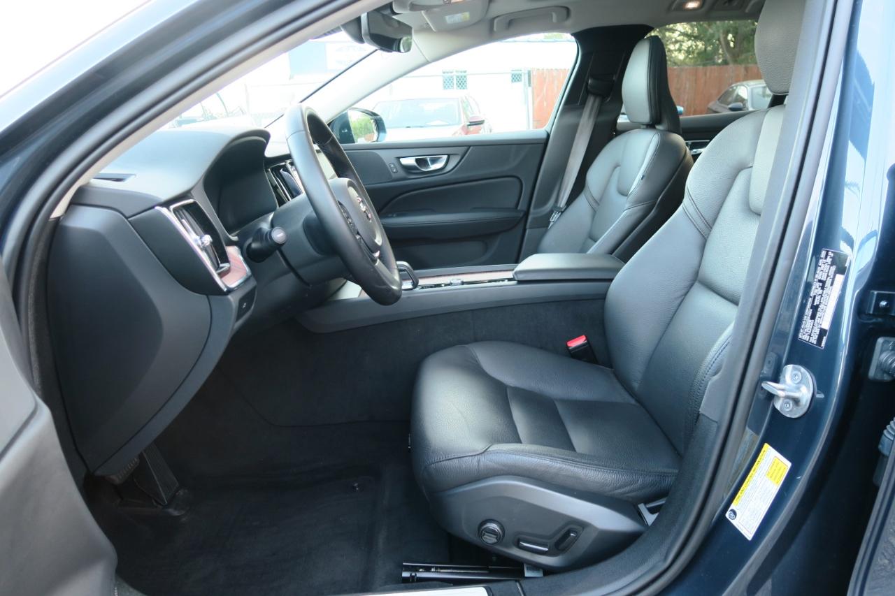 Volvo V60 Cross Country B5 AWD Plus 2025