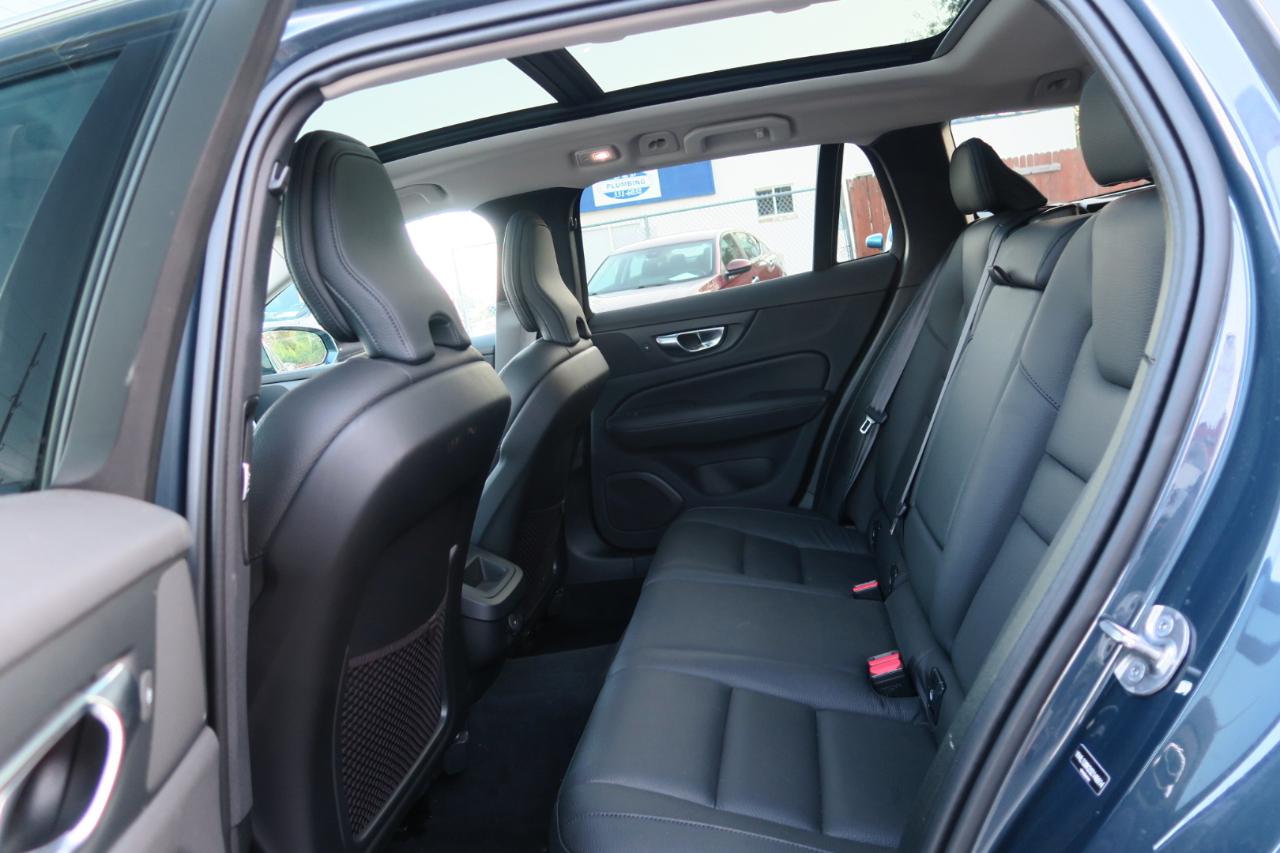 Volvo V60 Cross Country B5 AWD Plus 2025
