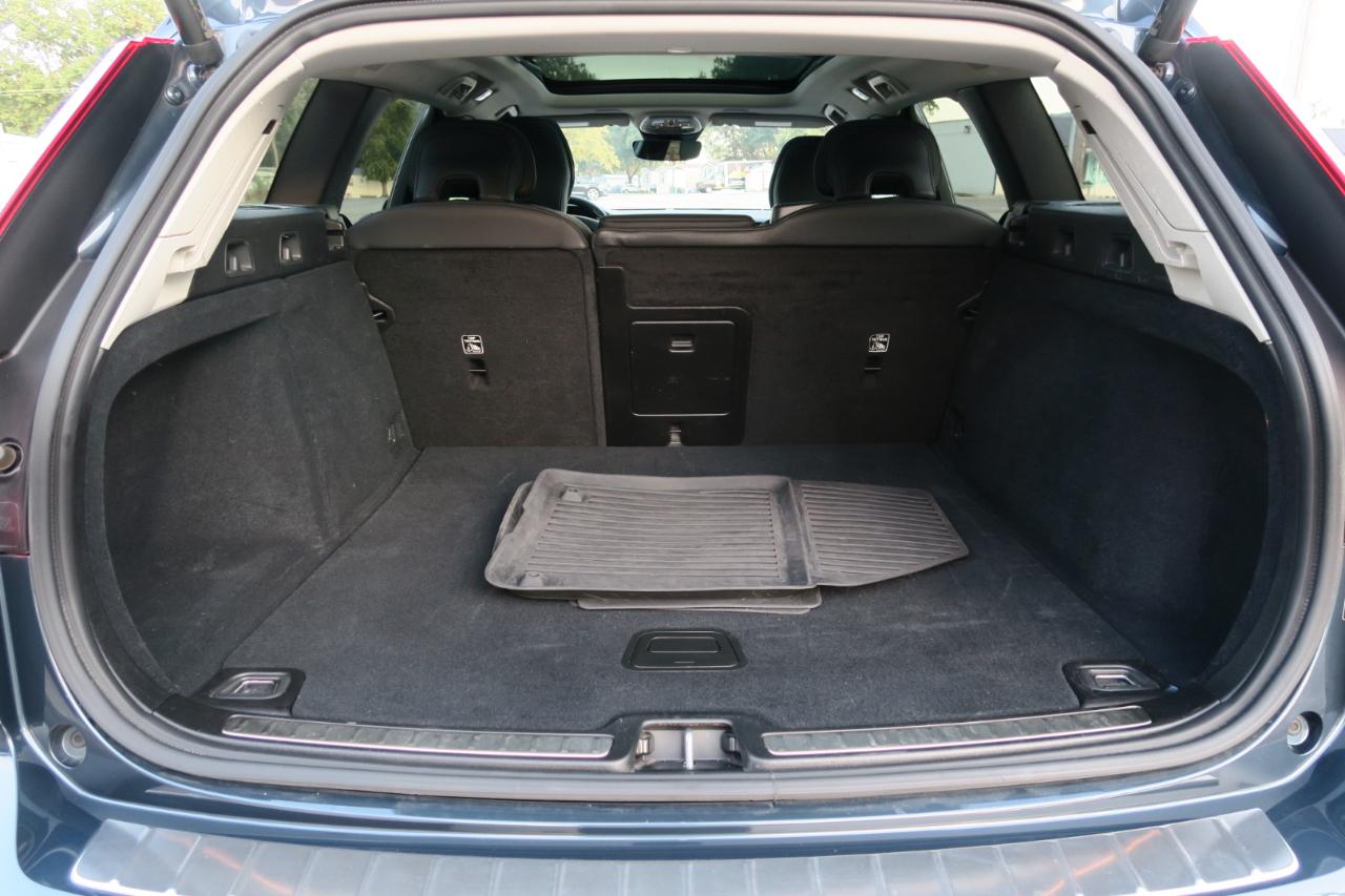 Volvo V60 Cross Country B5 AWD Plus 2025