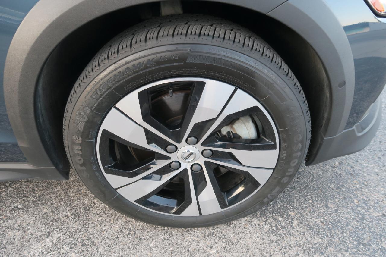 Volvo V60 Cross Country B5 AWD Plus 2025