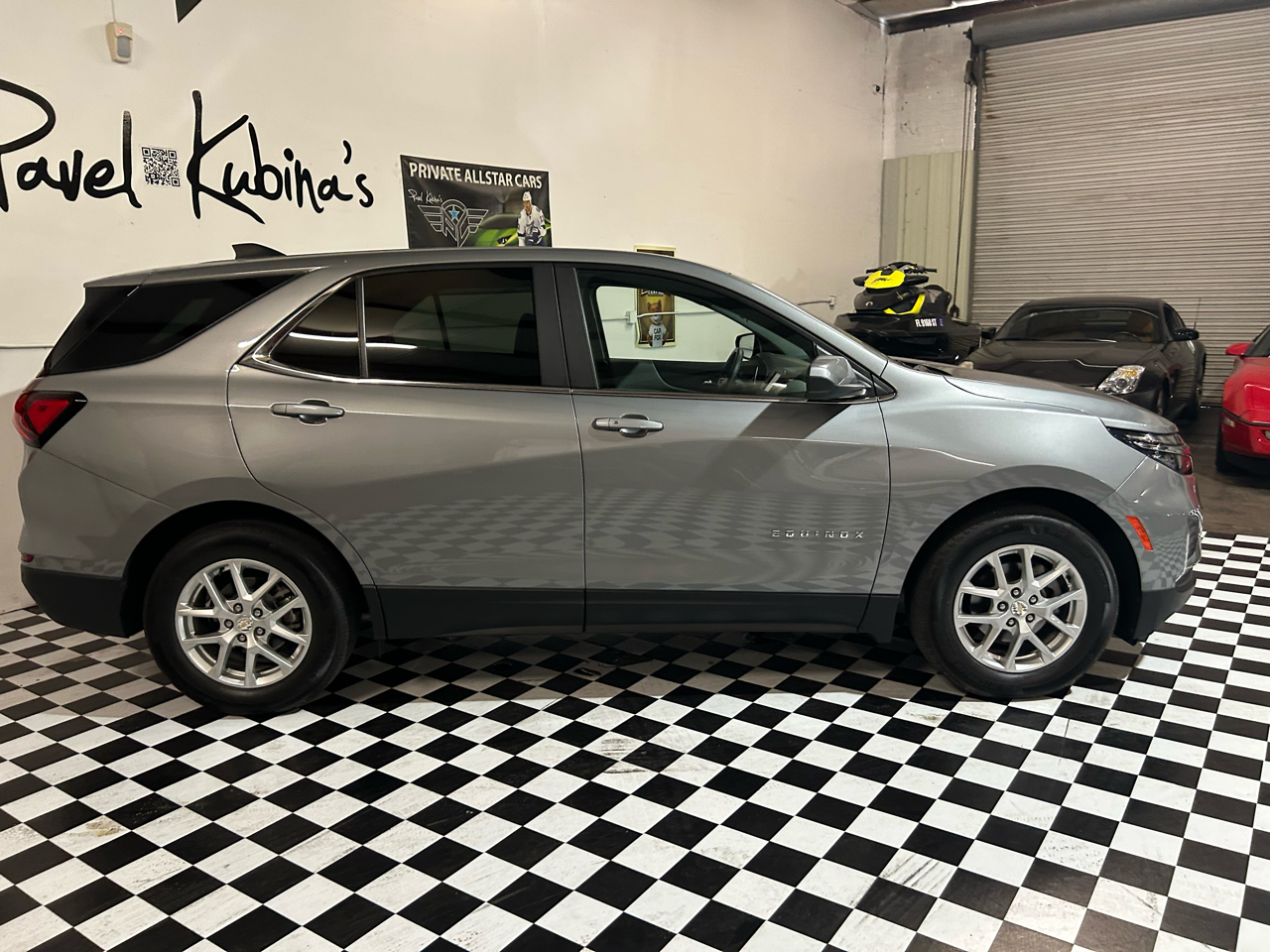 2024 Chevrolet Equinox LT photo 3