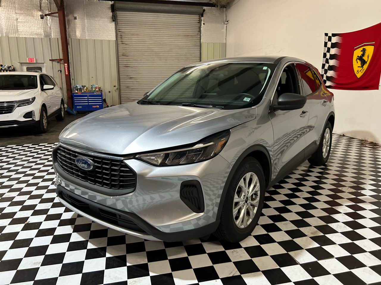 2023 Ford Escape Hybrid photo 3