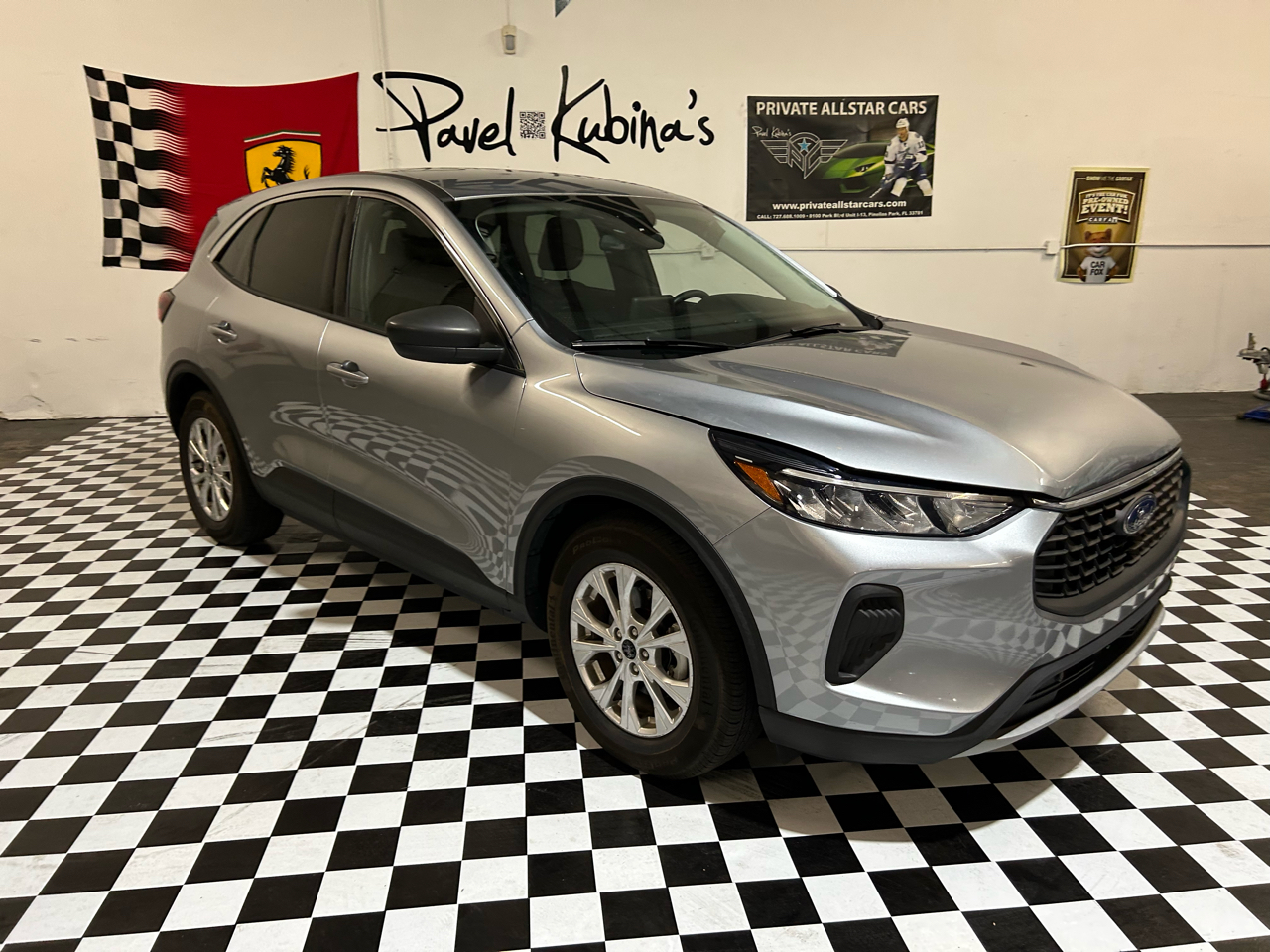 2023 Ford Escape Hybrid photo 4