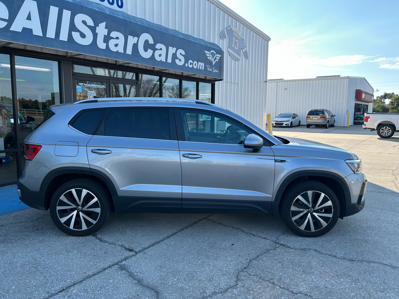 Volkswagen Taos SE FWD 2024