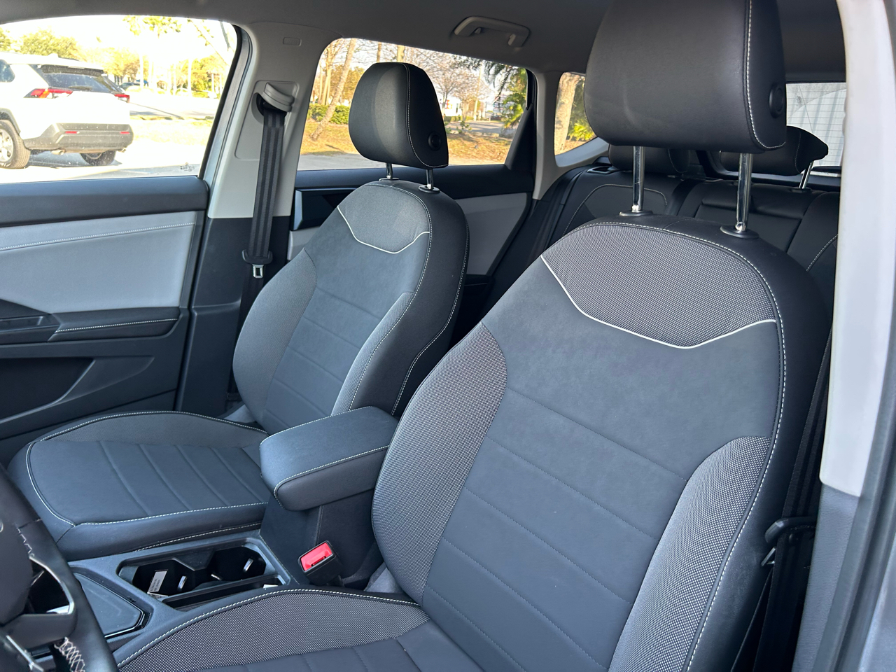 Volkswagen Taos SE FWD 2024