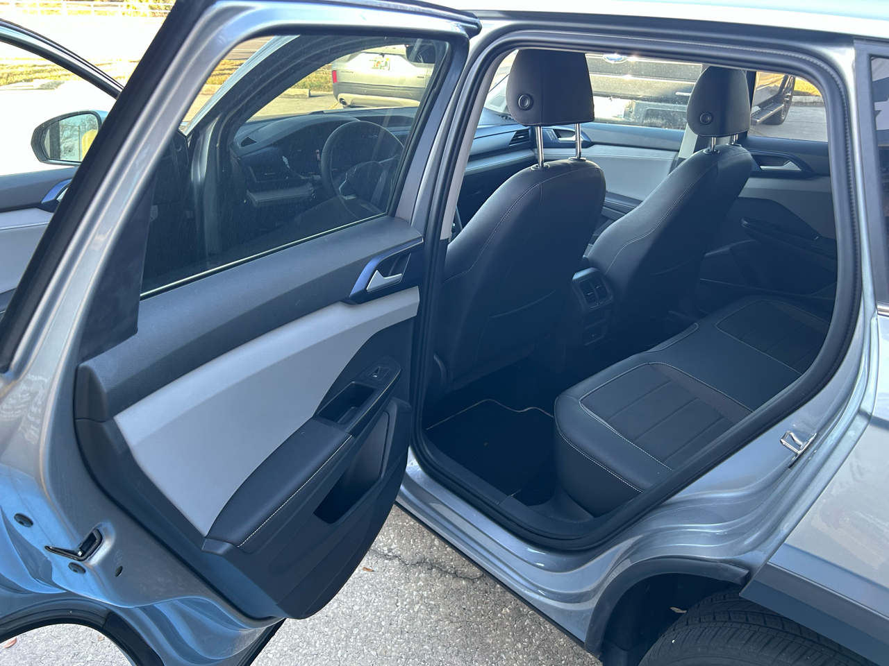 Volkswagen Taos SE FWD 2024