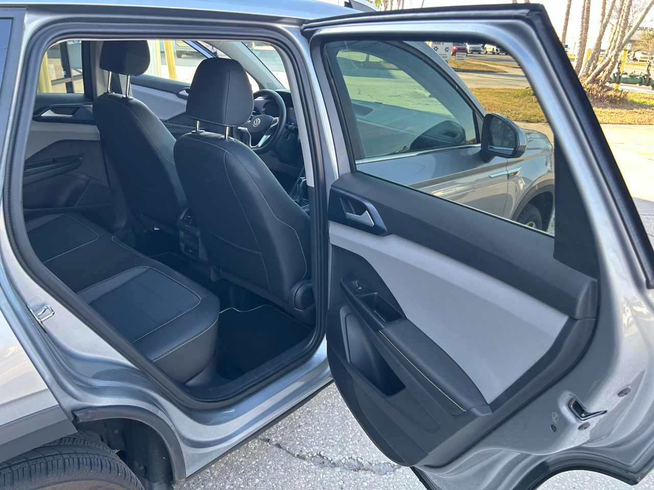 Volkswagen Taos SE FWD 2024