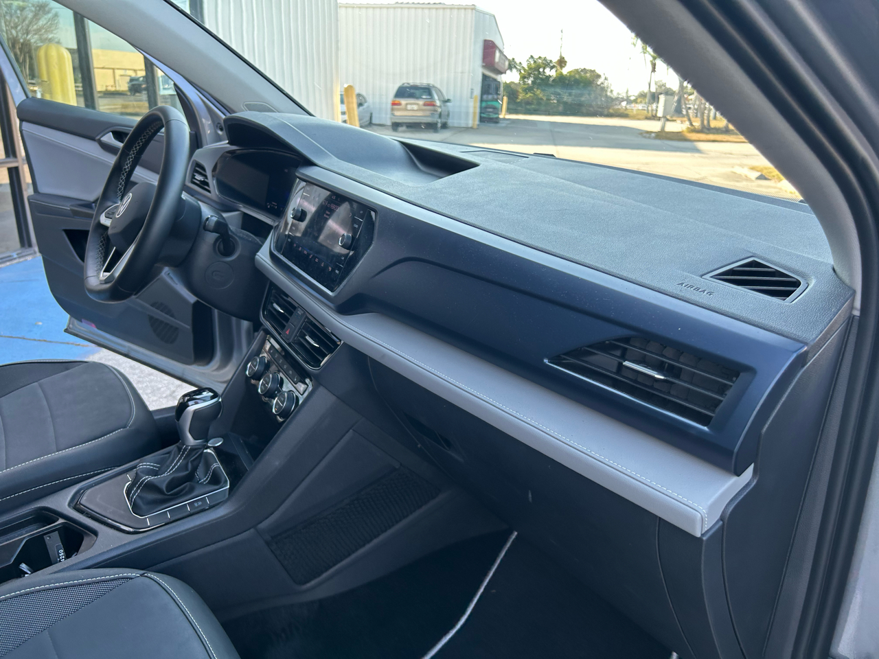 Volkswagen Taos SE FWD 2024