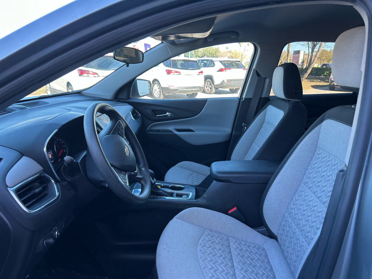 2023 Chevrolet Equinox LT photo 4