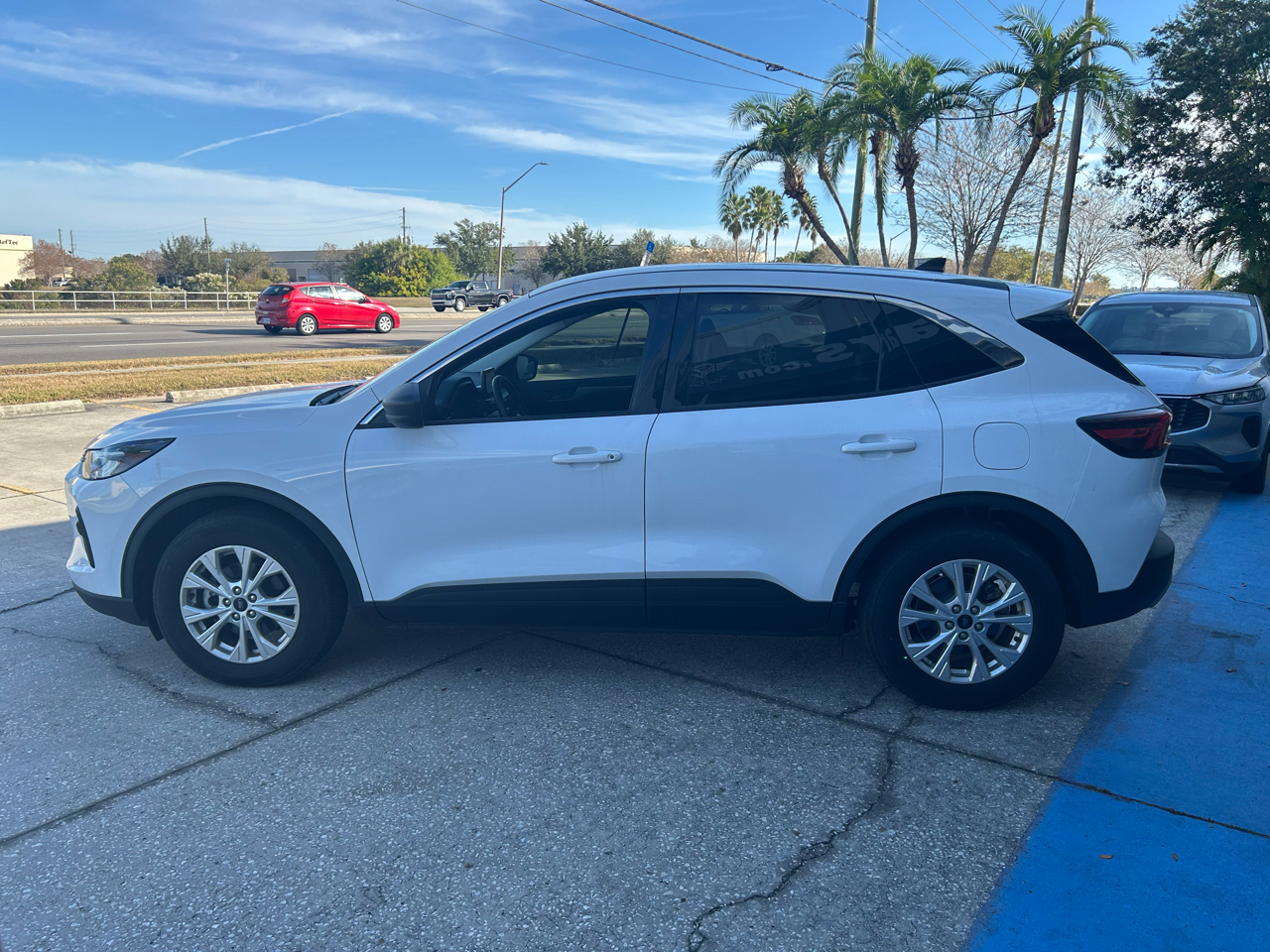 2023 Ford Escape Hybrid photo 3