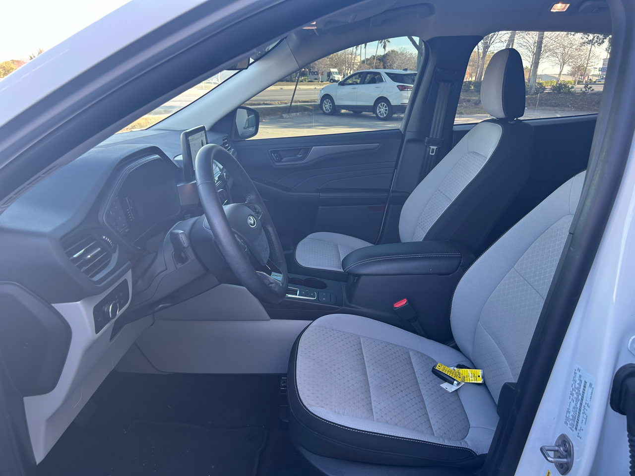 2023 Ford Escape Hybrid photo 4