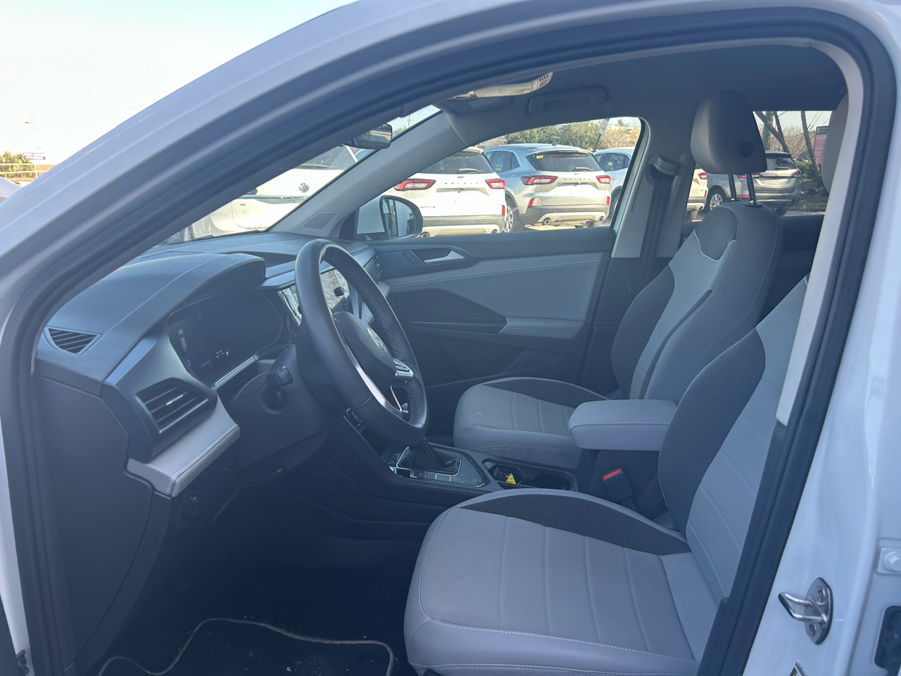 Volkswagen Taos SE FWD 2024