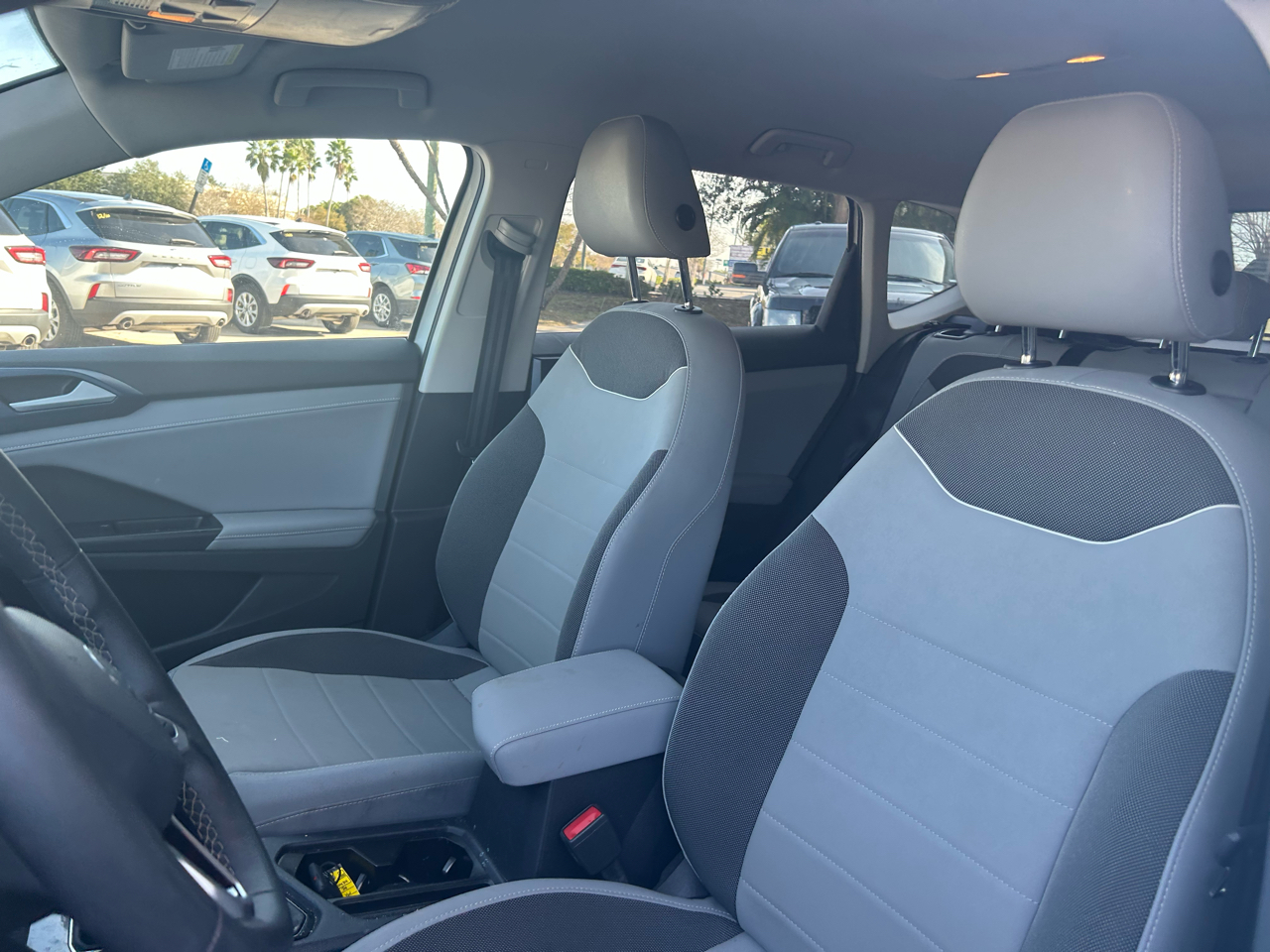 Volkswagen Taos SE FWD 2024