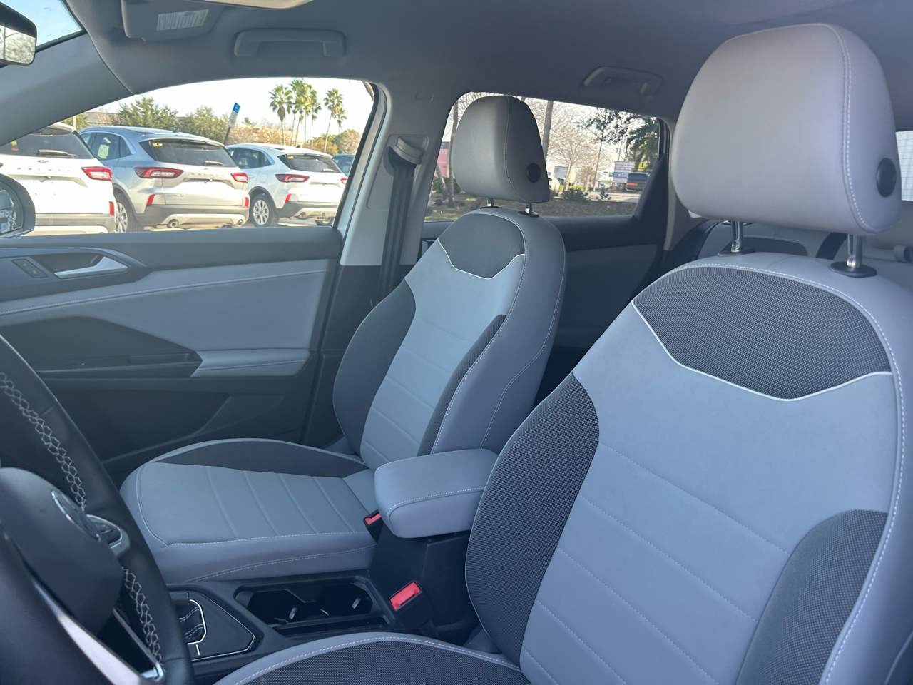 Volkswagen Taos SE FWD 2024