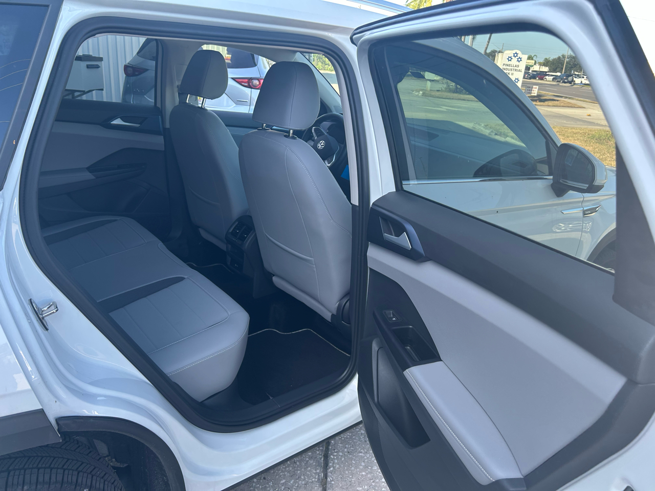 Volkswagen Taos SE FWD 2024