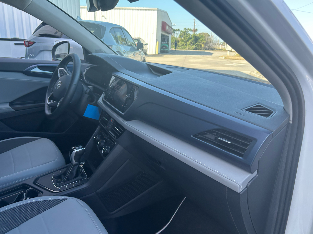 Volkswagen Taos SE FWD 2024