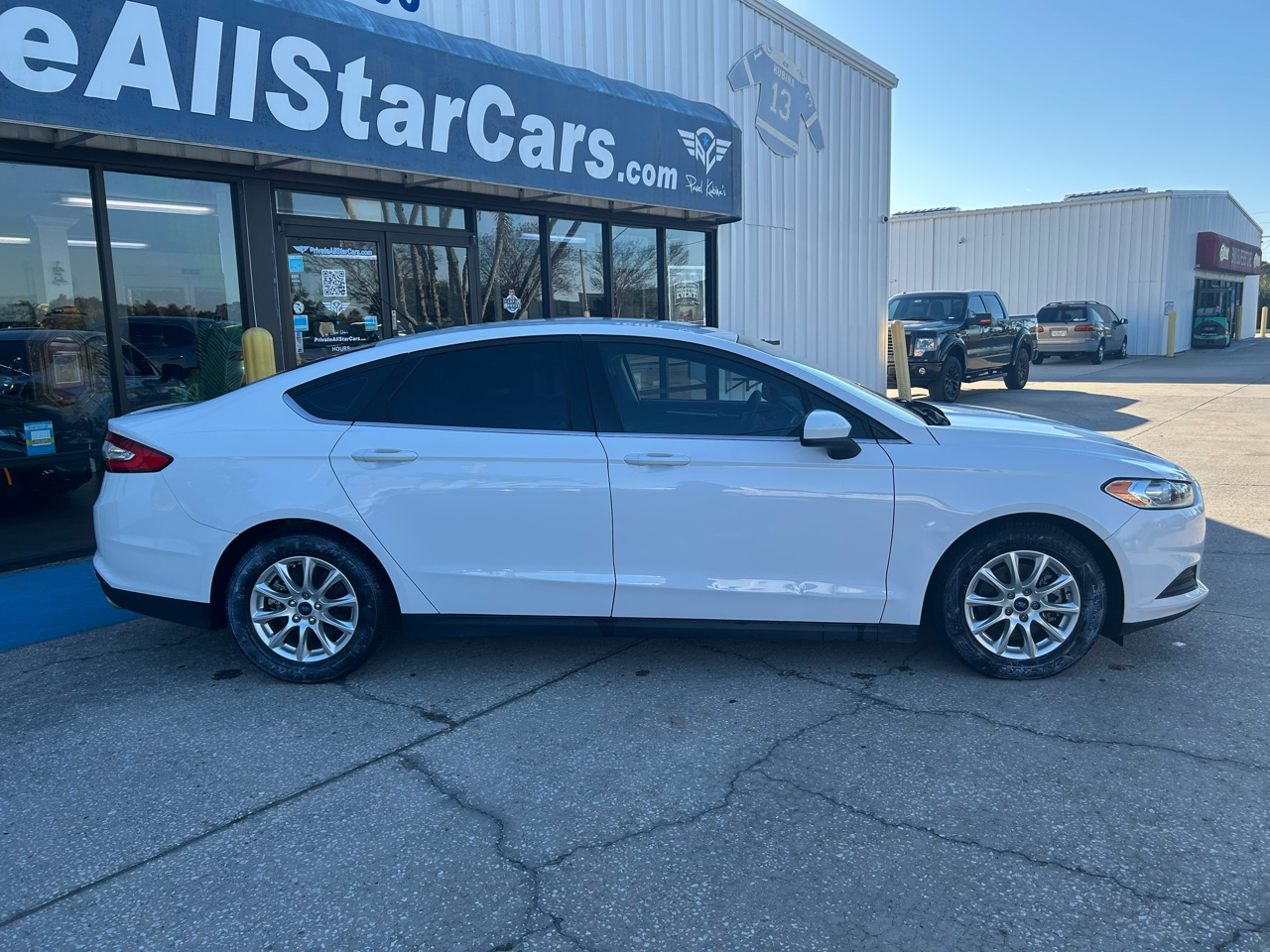 Ford Fusion 4dr Sdn I4 S 2016