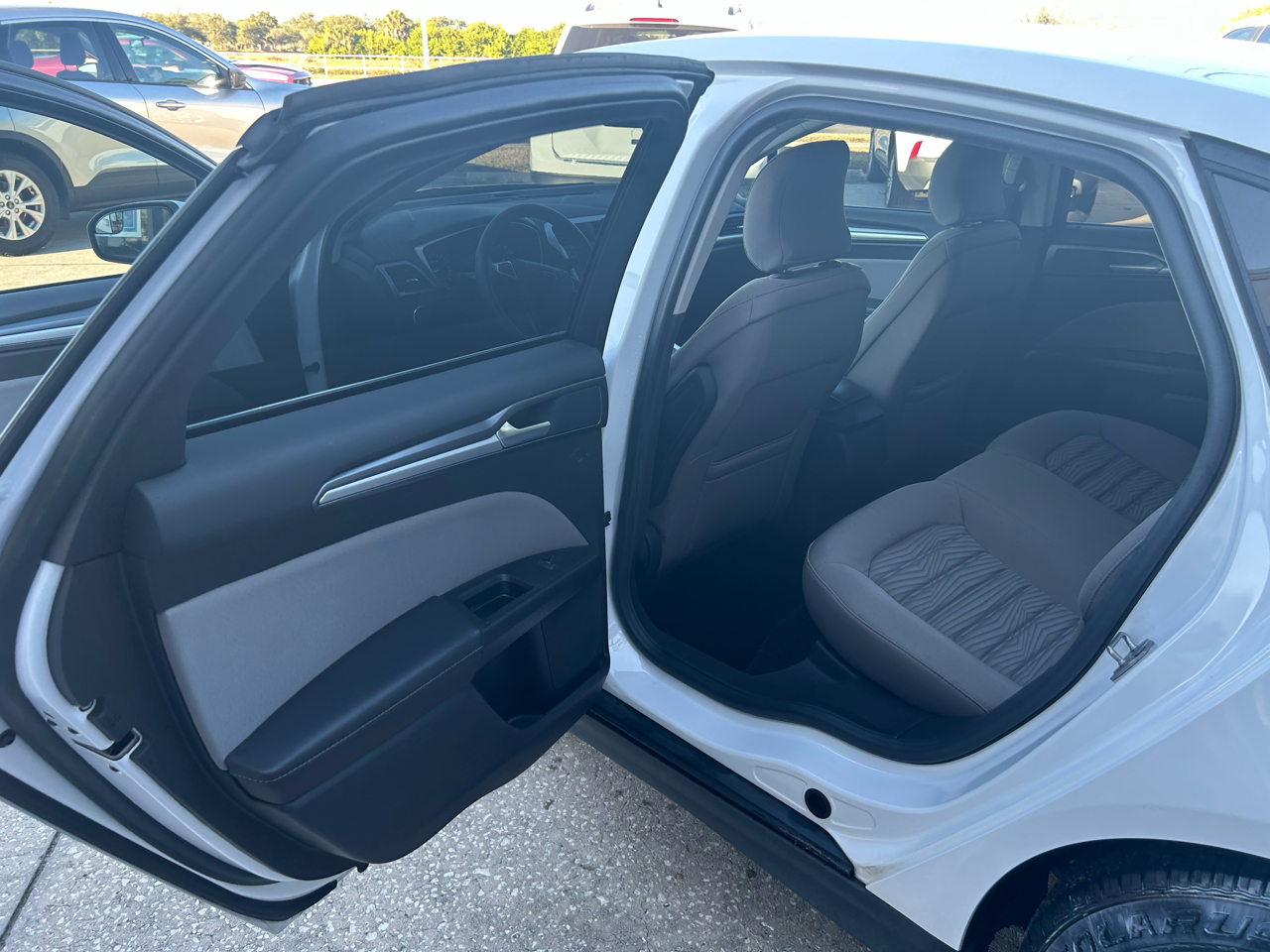 Ford Fusion 4dr Sdn I4 S 2016