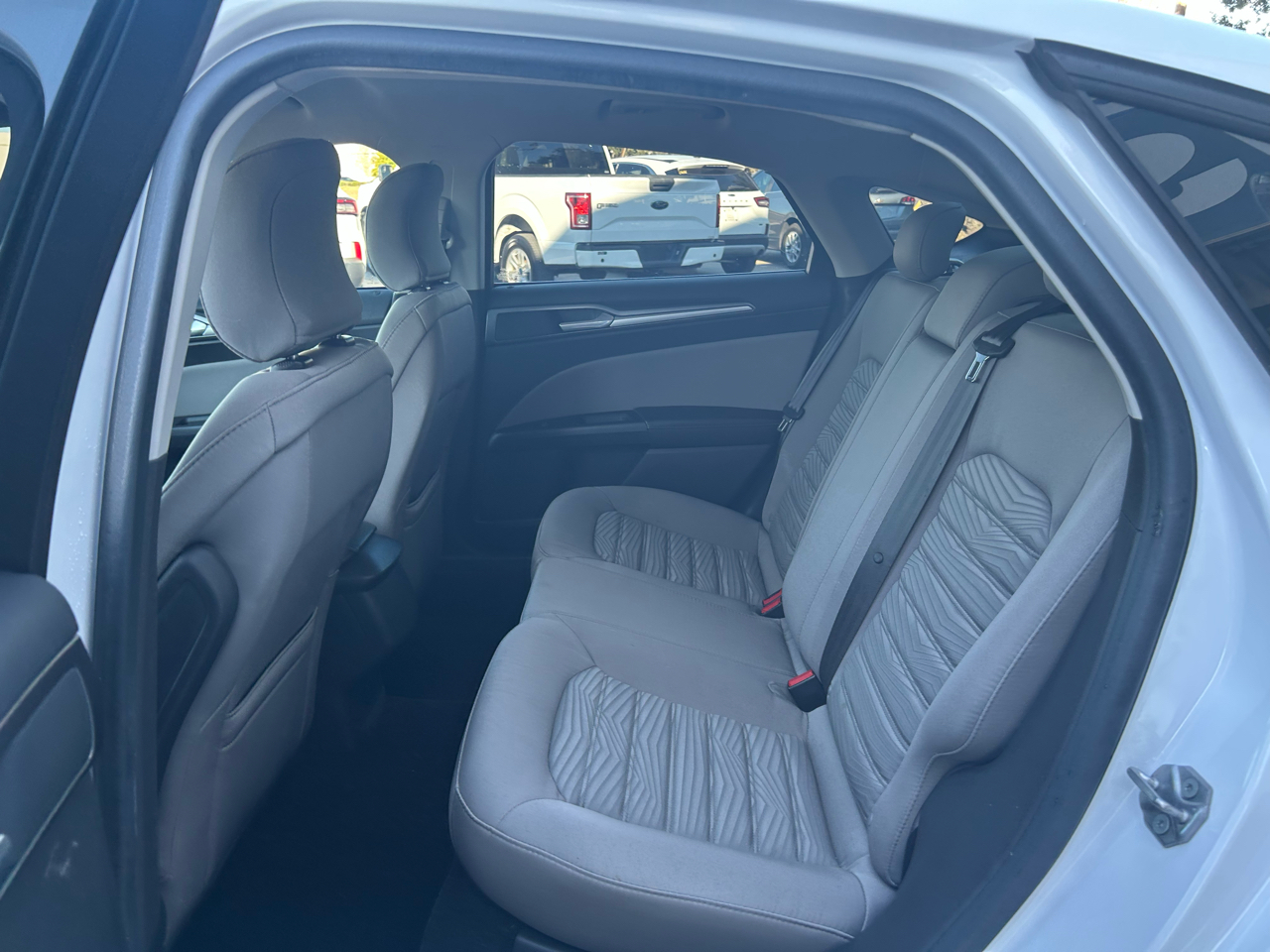 Ford Fusion 4dr Sdn I4 S 2016