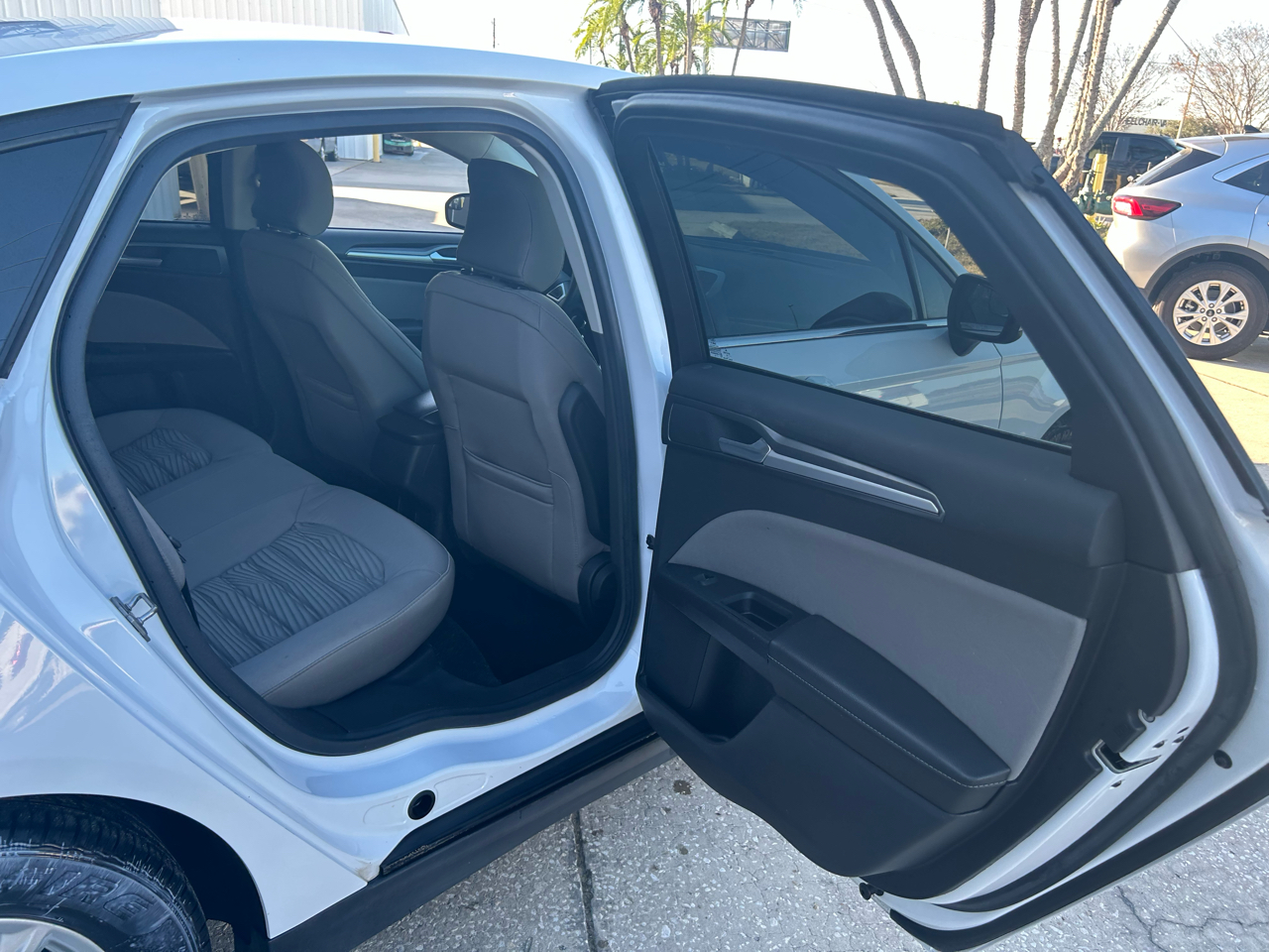 Ford Fusion 4dr Sdn I4 S 2016