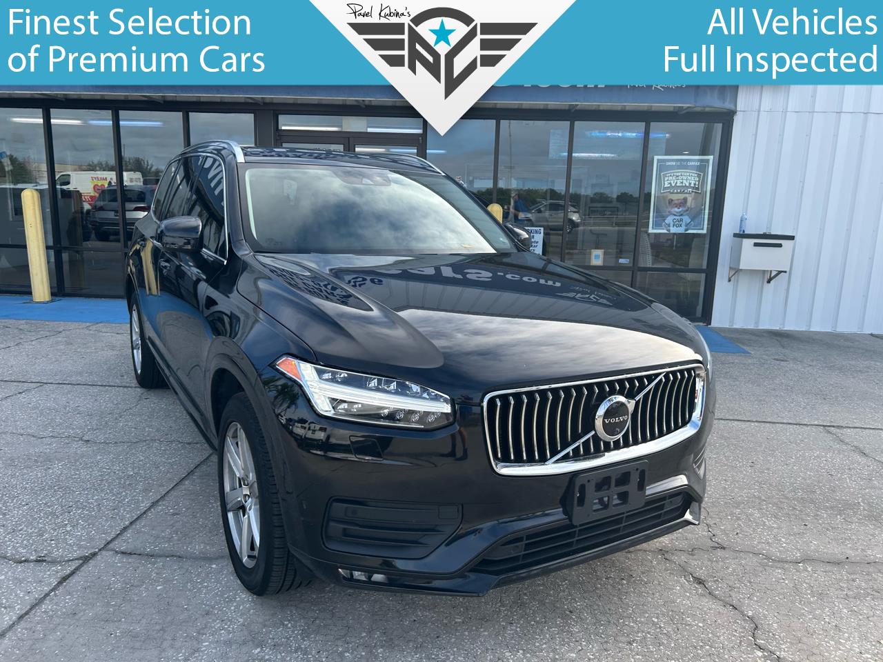 2022 Volvo XC90 Momentum's photo