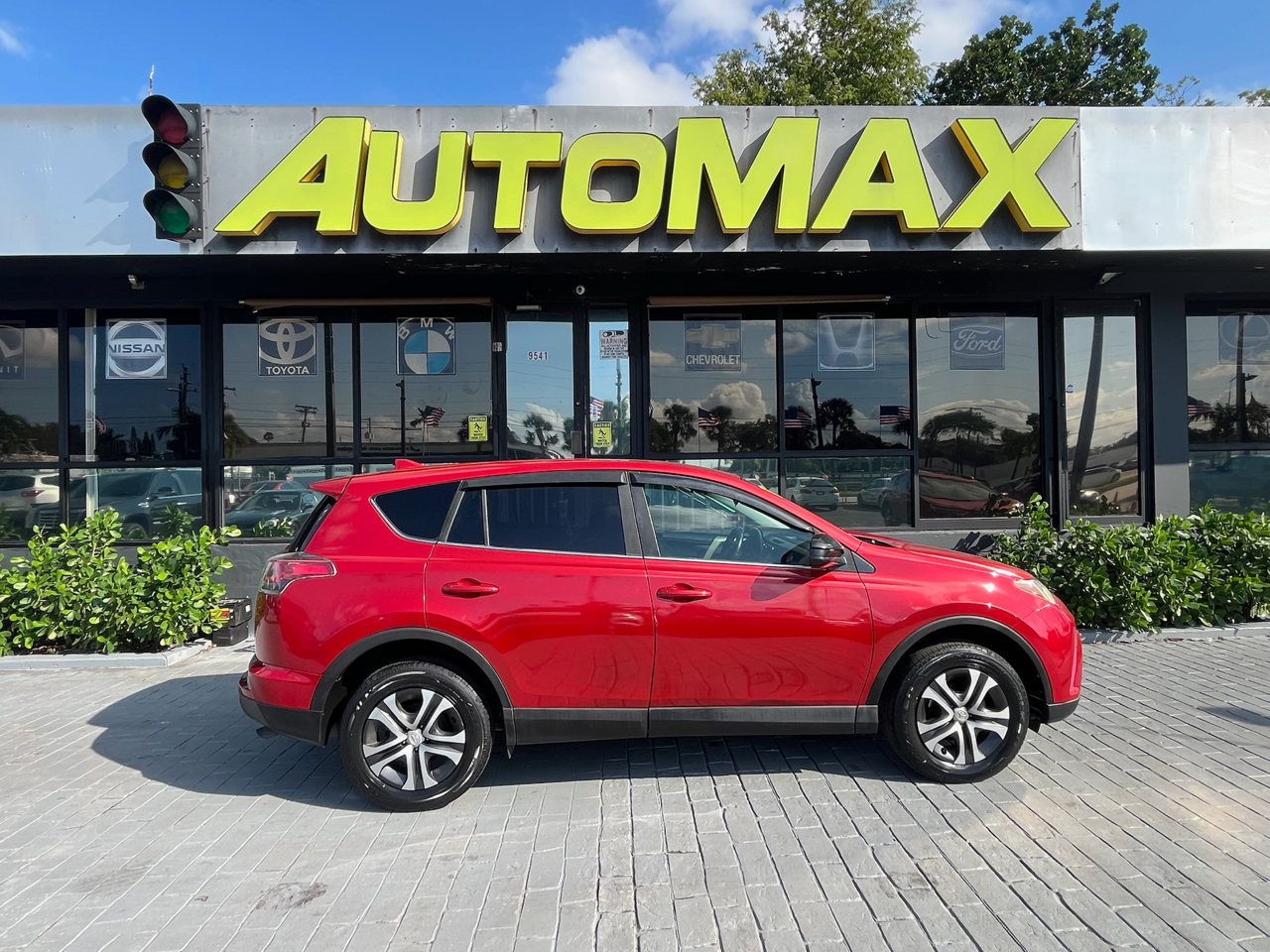 2017 Toyota RAV4 LE FWD (Natl)