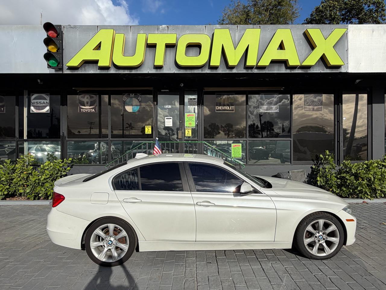 2015 BMW 3 Series 4dr Sdn 320i RWD