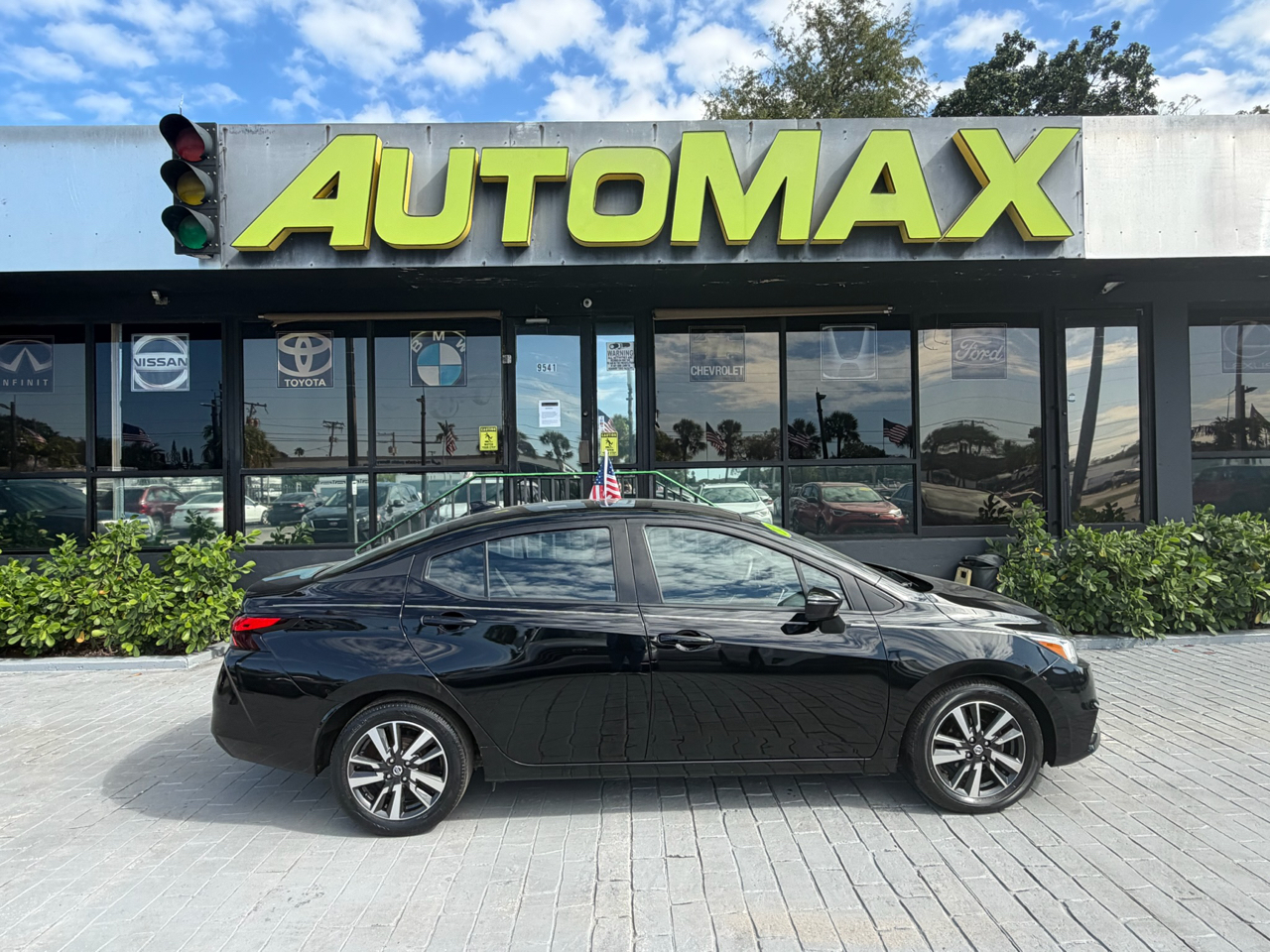 2021 Nissan Versa SV CVT