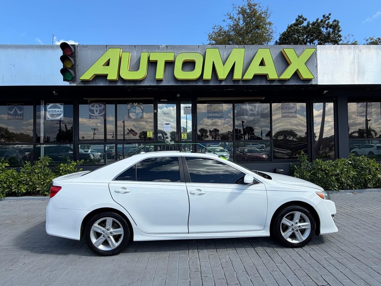2014 Toyota Camry 2014.5 4dr Sdn I4 Auto SE Sport (Natl)