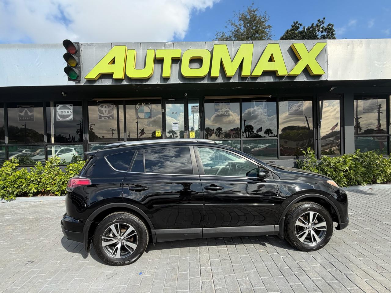 2018 Toyota RAV4 XLE AWD (Natl)