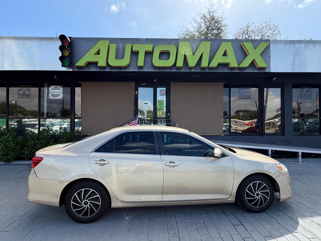 2012 Toyota Camry 4dr Sdn I4 Auto L (Natl)