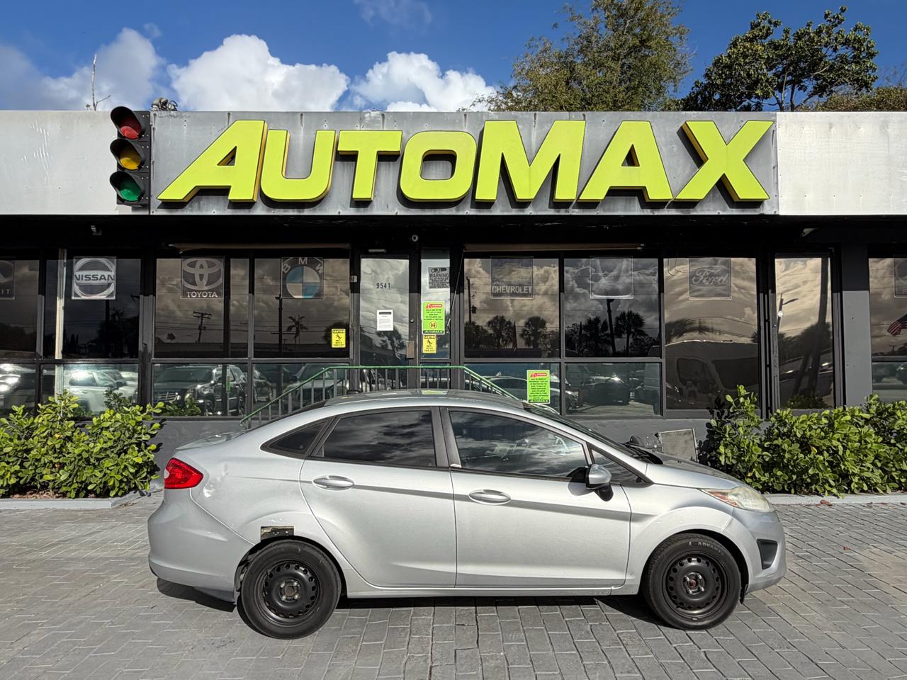 2013 Ford Fiesta 4dr Sdn S