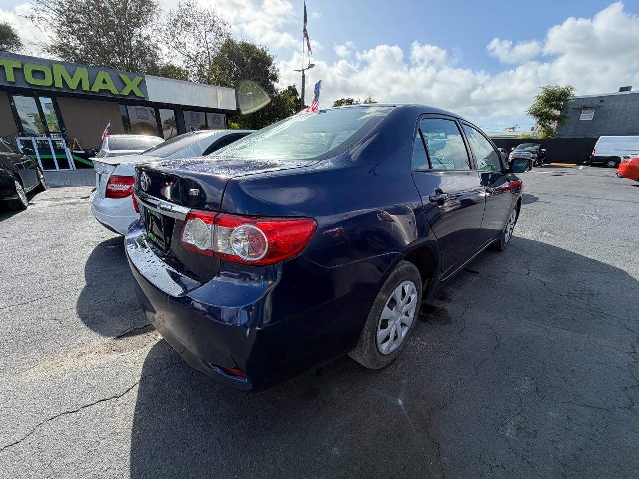 View vehicle photo 3