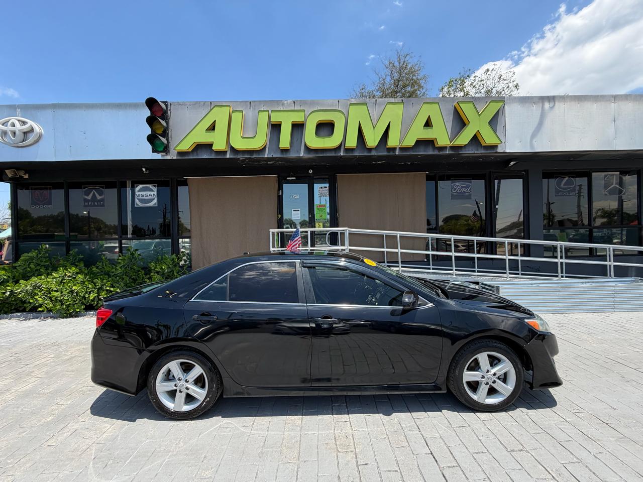 2012 Toyota Camry 4dr Sdn I4 Auto SE Sport Limited Edition (Natl)