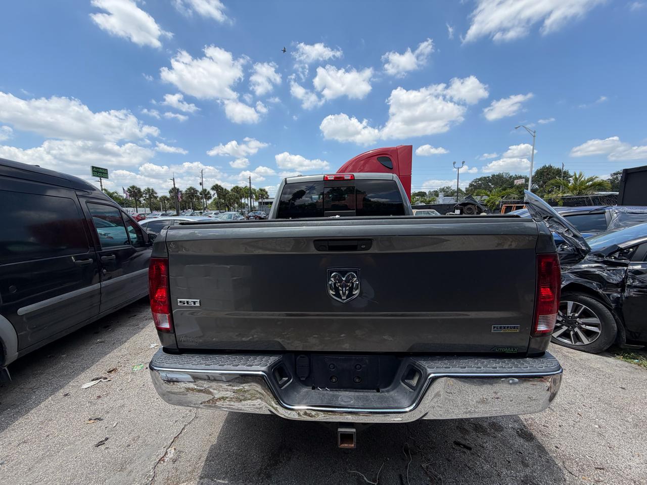 2013 RAM 1500 2WD Quad Cab 140.5" SLT