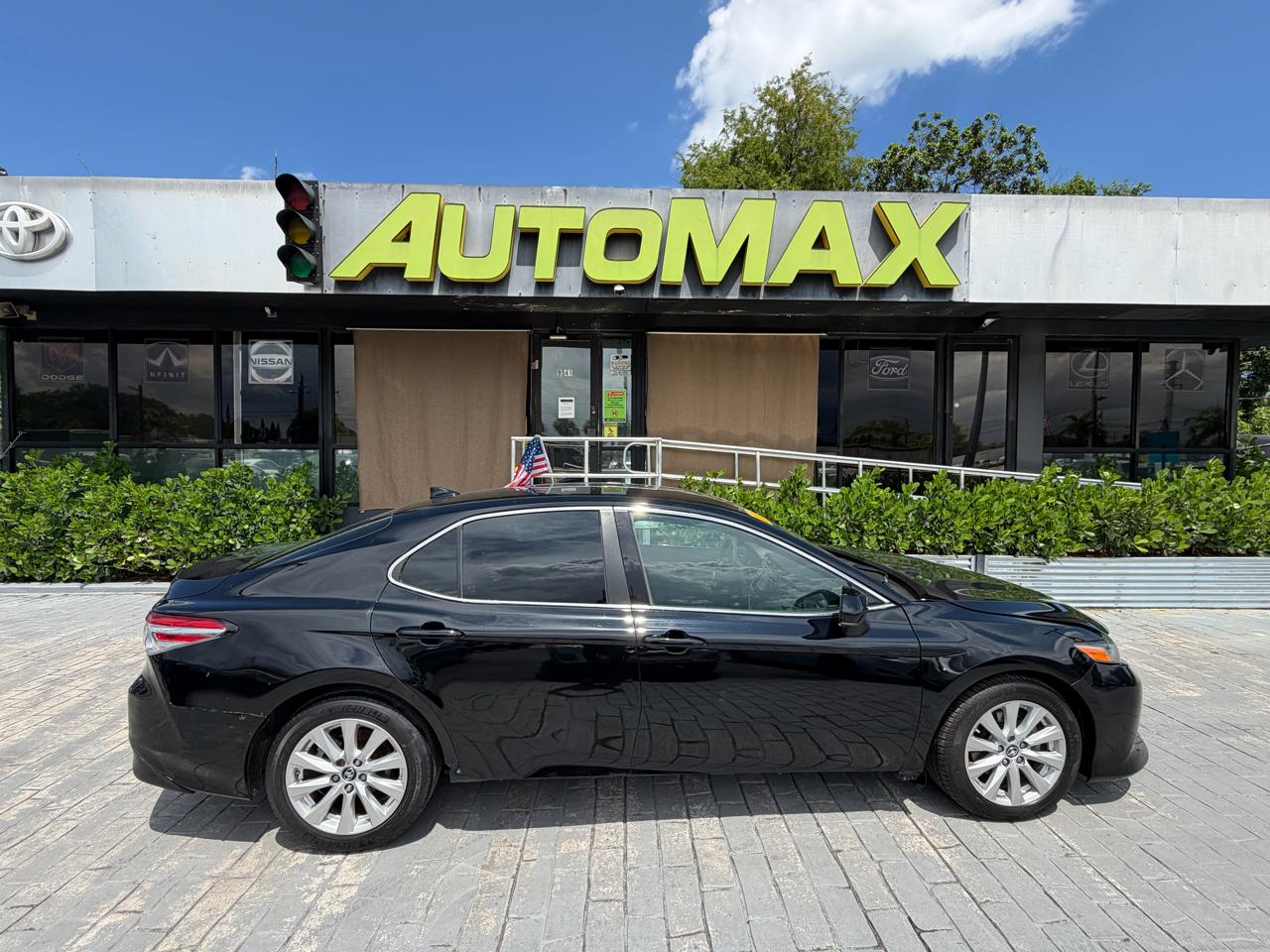 2019 Toyota Camry LE Auto (Natl)