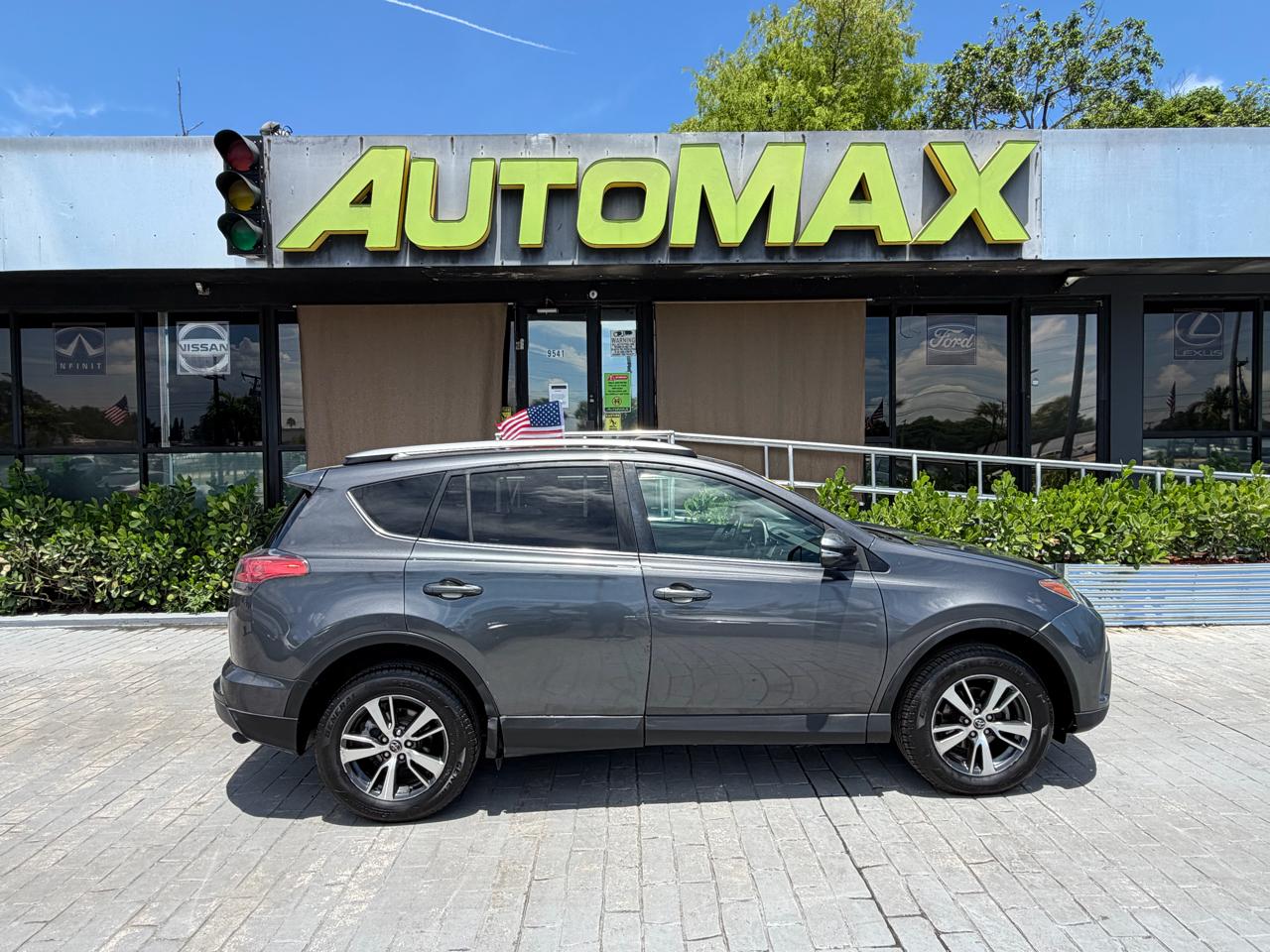 2018 Toyota RAV4 XLE FWD (Natl)