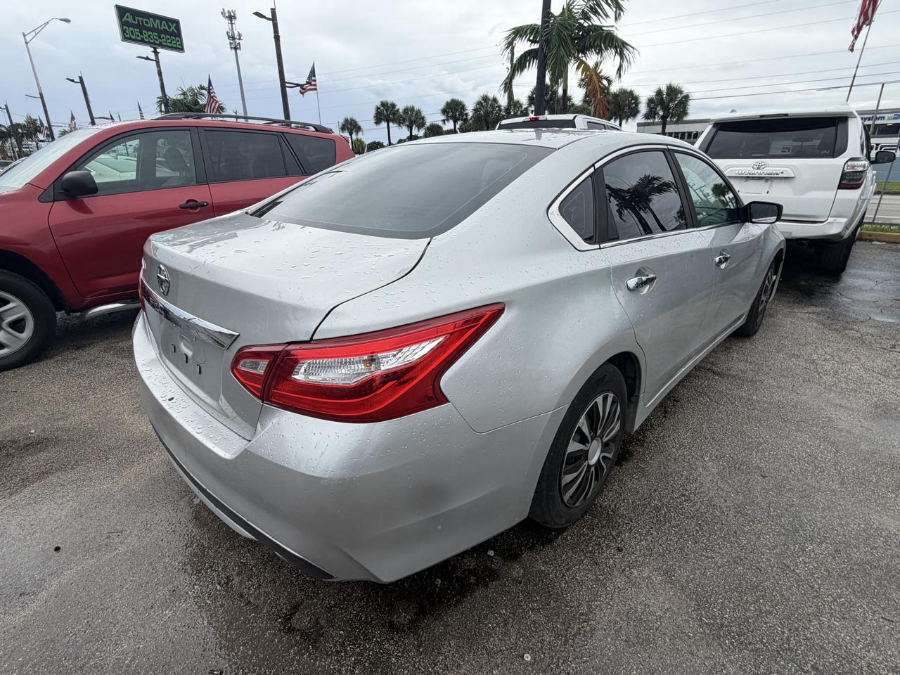 Nissan Altima photo 5