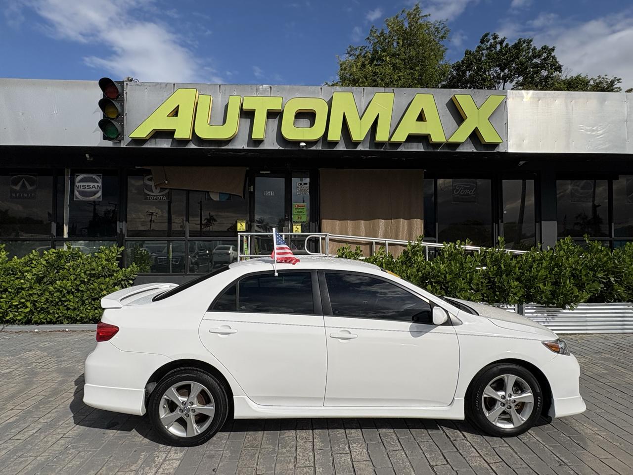2012 Toyota Corolla 4dr Sdn Auto LE (Natl)