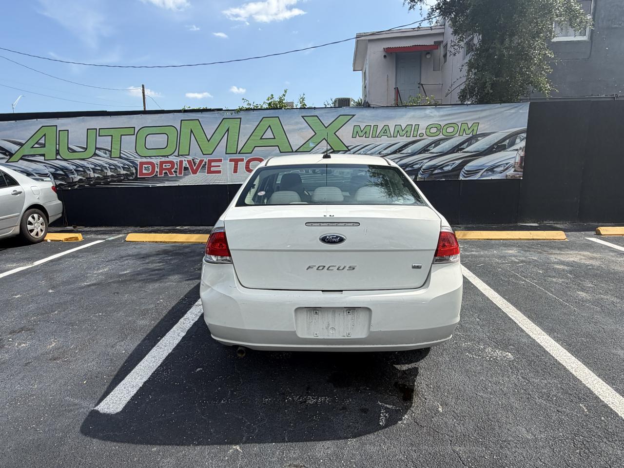 2010 Ford Focus 4dr Sdn SE