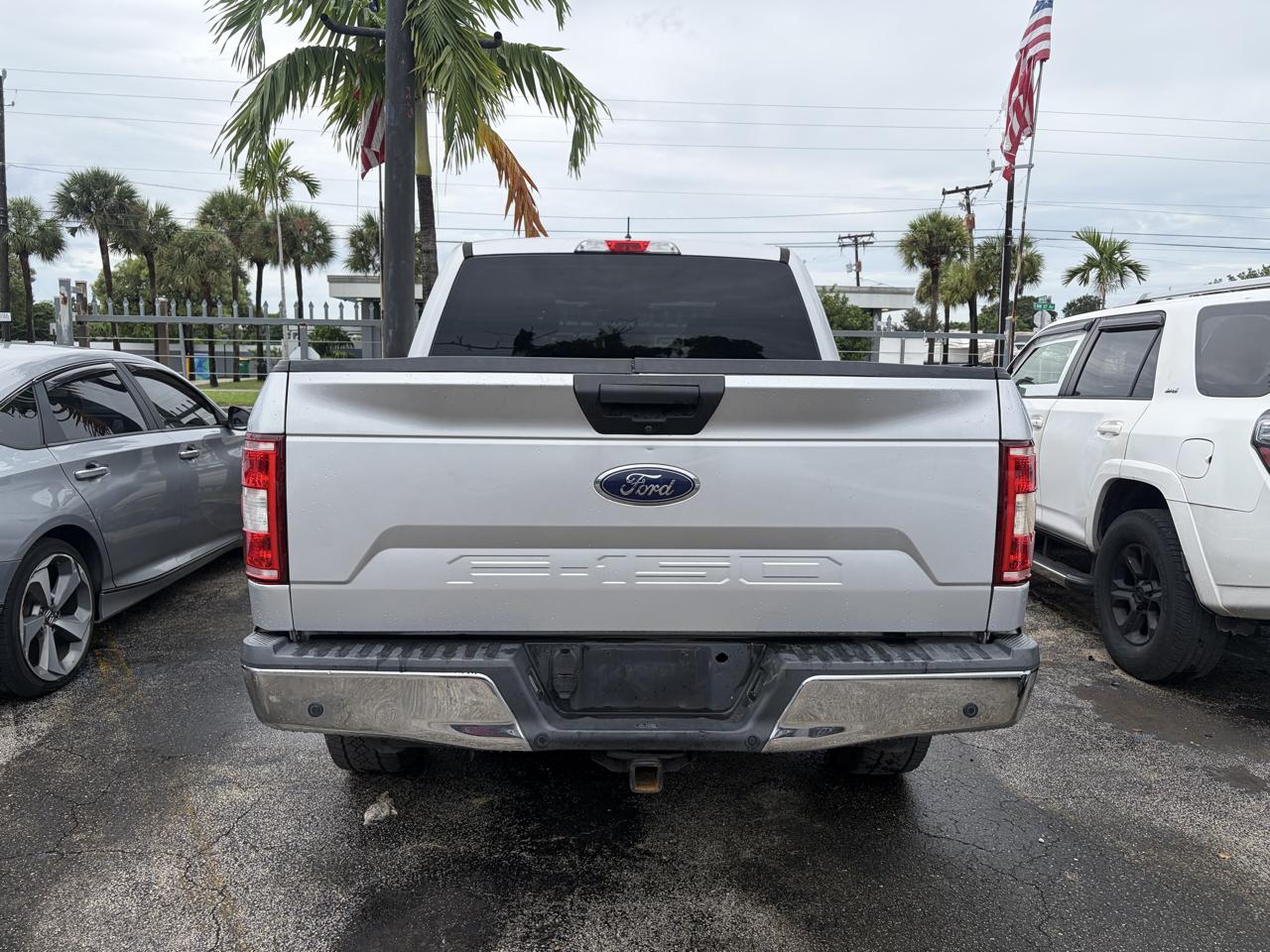 Ford F-150 photo 2
