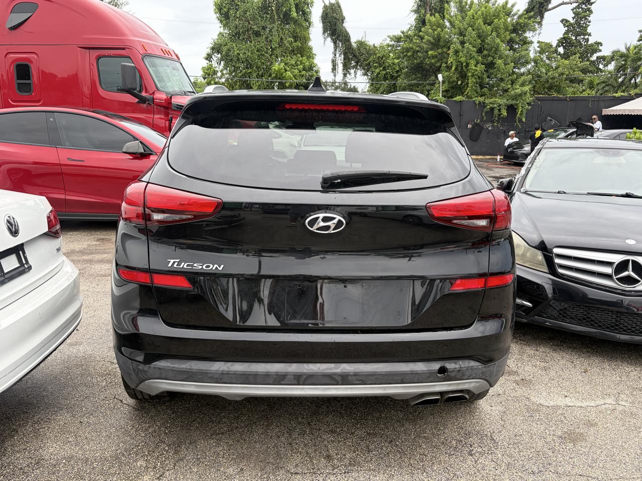 Hyundai Tucson photo 2