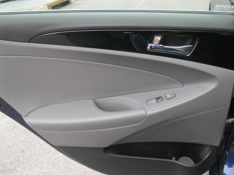 Hyundai Sonata Limited Auto 2012