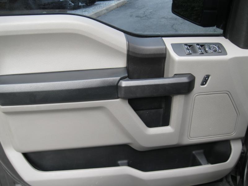 Ford F-150 XL SuperCrew 5.5-ft. Bed 4WD 2015