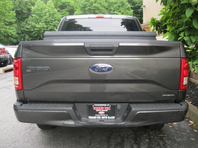 Ford F-150 XL SuperCrew 5.5-ft. Bed 4WD 2015