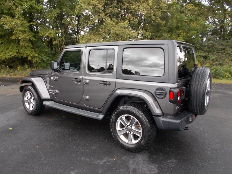 2019 Jeep Wrangler Unlimited Sahara photo 3