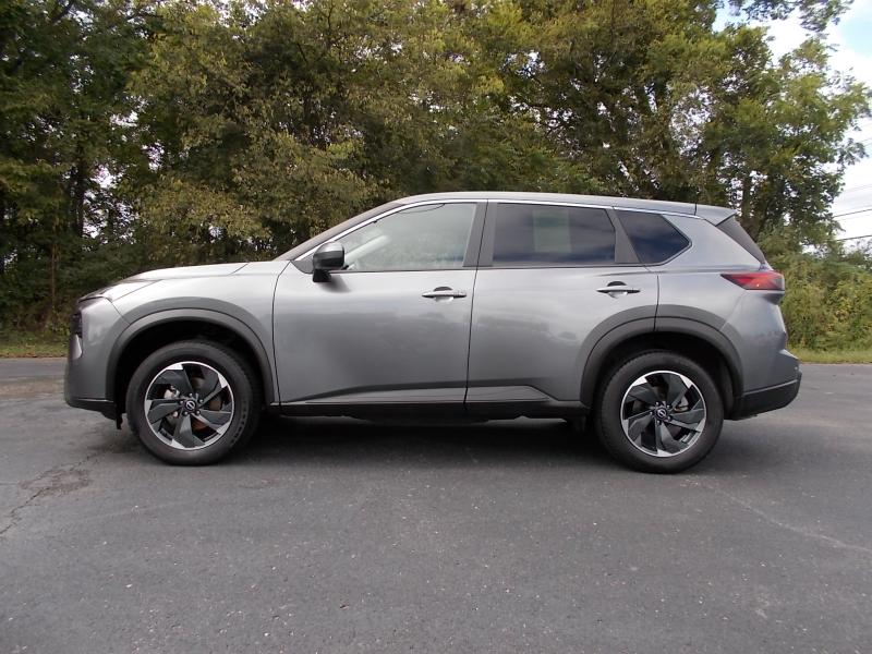 2024 Nissan Rogue AWD SV photo 2